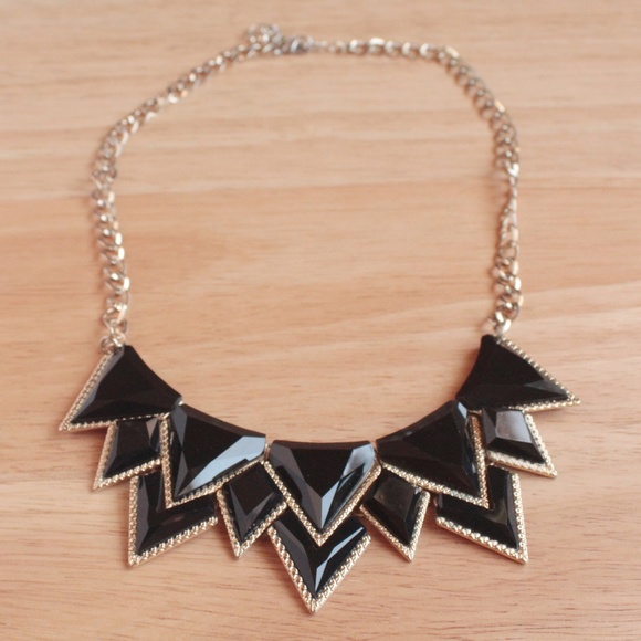 Geometric Gold Tone Black Faux Stone Acrylic Triangle Mod Statement Bib Necklace - Picture 3 of 3
